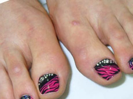 hot-pink-toe-nail-designs-96_6 Modele de unghii roz roz