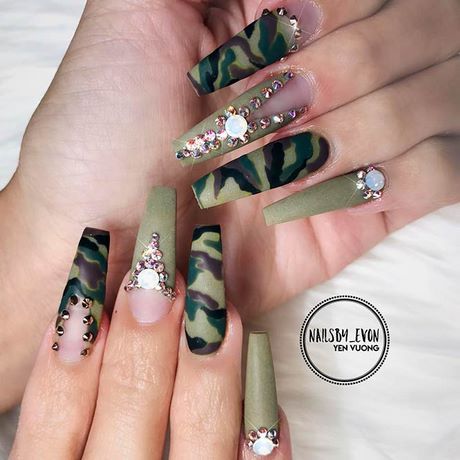 khaki-nail-designs-45_11 Modele de unghii Kaki