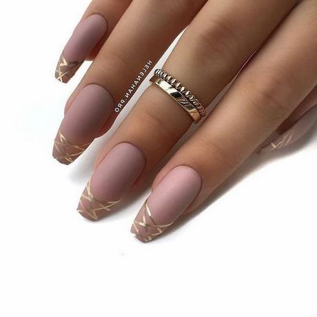 matte-coffin-nail-designs-01_3 Modele de unghii cu sicriu mat