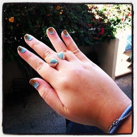 nail-design-ring-finger-different-color-61_13 Unghii de design degetul inelar de culoare diferită