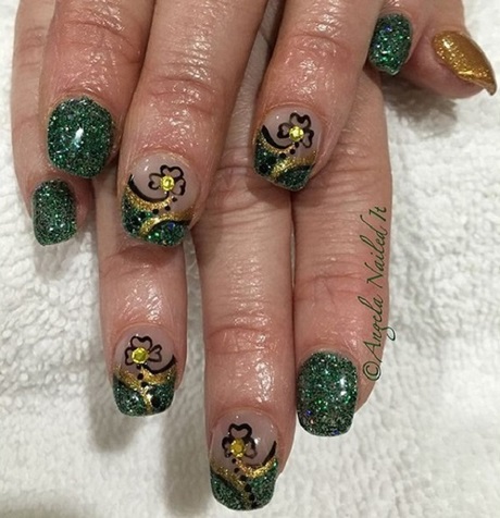 nail-designs-green-and-gold-94_19 Modele de unghii verde și auriu