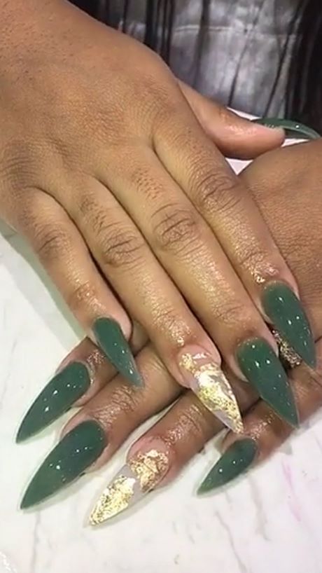 nail-designs-green-and-gold-94_6 Modele de unghii verde și auriu