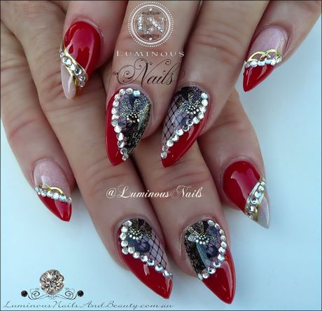 nail-designs-in-red-and-gold-44_5 Modele de unghii în roșu și auriu