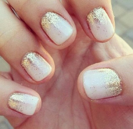 nail-designs-with-white-and-gold-59_11 Modele de unghii cu alb și aur