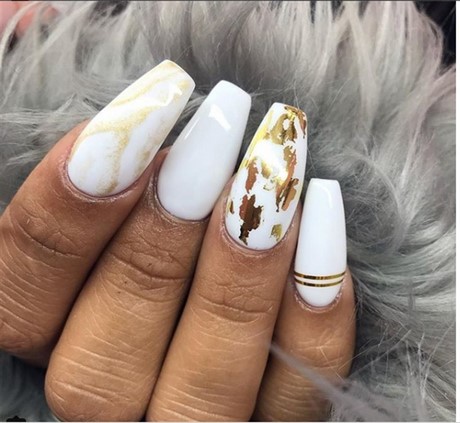 nail-designs-with-white-and-gold-59_5 Modele de unghii cu alb și aur