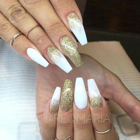 nail-designs-with-white-and-gold-59_6 Modele de unghii cu alb și aur