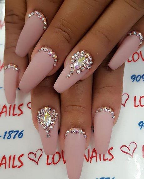 nail-ideas-with-rhinestones-28 Idei de unghii cu pietre