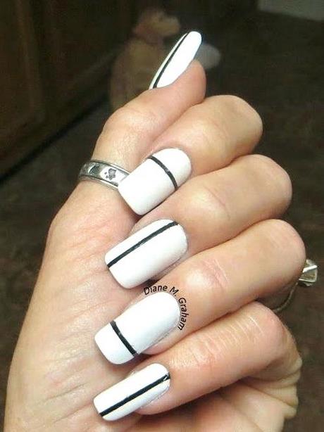 nail-polish-design-black-and-white-43_12 Design lac de unghii alb-negru
