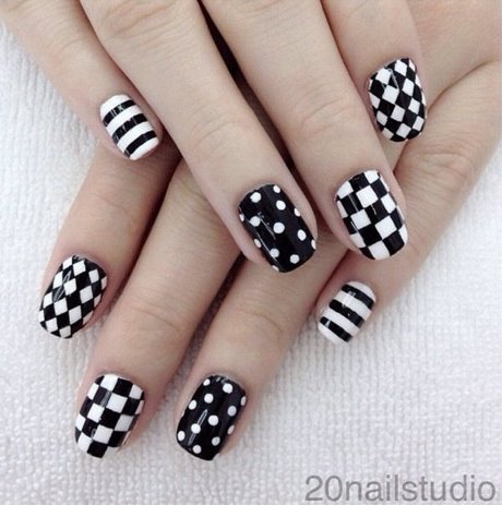 nail-polish-design-black-and-white-43_4 Design lac de unghii alb-negru