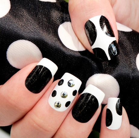 nail-polish-design-black-and-white-43_5 Design lac de unghii alb-negru