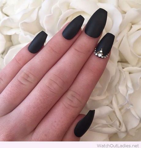 nails-black-design-38_3 Cuie design negru