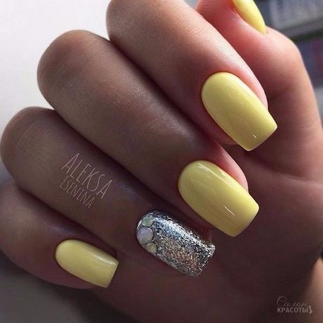 pastel-yellow-nail-designs-33_17 Modele de unghii galbene pastelate