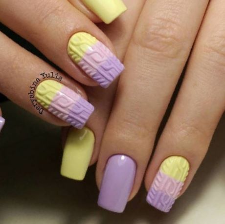 pastel-yellow-nail-designs-33_9 Modele de unghii galbene pastelate