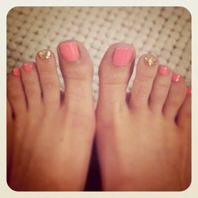 pink-and-gold-toe-nail-designs-86_16 Modele de unghii roz și auriu