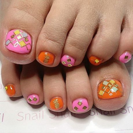 pink-and-gold-toe-nail-designs-86_17 Modele de unghii roz și auriu