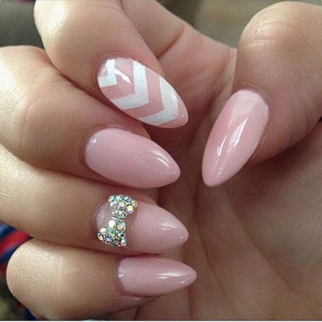 pink-nails-with-gold-design-27_10 Cuie roz cu design auriu