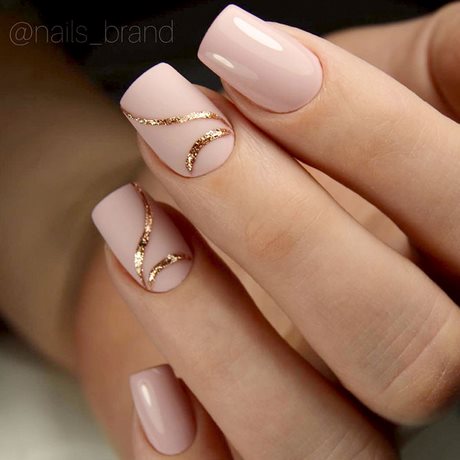 pink-nails-with-gold-design-27_15 Cuie roz cu design auriu