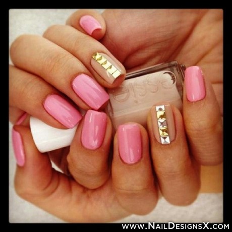 pink-nails-with-gold-design-27_8 Cuie roz cu design auriu