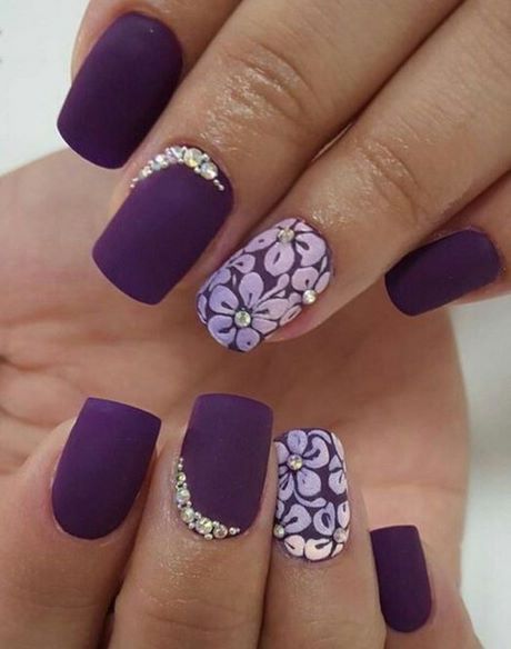 purple-nail-designs-with-rhinestones-01_11 Modele de unghii violet cu pietre