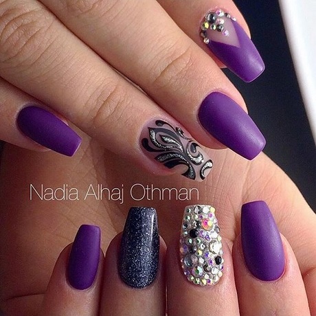 purple-nail-designs-with-rhinestones-01_5 Modele de unghii violet cu pietre