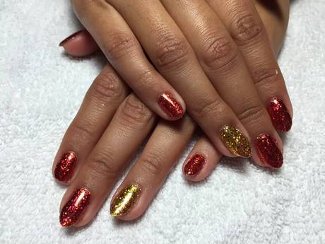red-and-gold-gel-nail-designs-42_15 Modele de unghii cu gel roșu și auriu