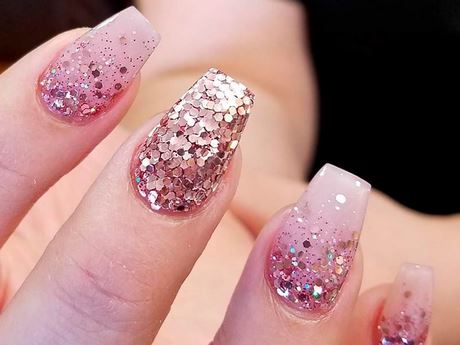 rose-gold-glitter-nail-designs-39_15 Modele de unghii cu sclipici de aur roz