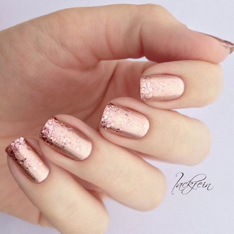 rose-gold-glitter-nail-designs-39_8 Modele de unghii cu sclipici de aur roz