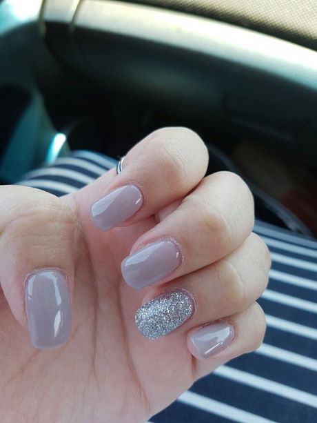 simple-but-classy-nail-designs-86_11 Modele de unghii Simple, dar clasice