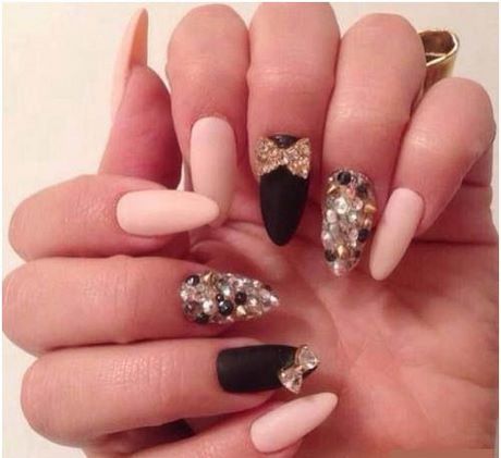 simple-nail-art-with-stones-89_18 Unghii simple cu pietre