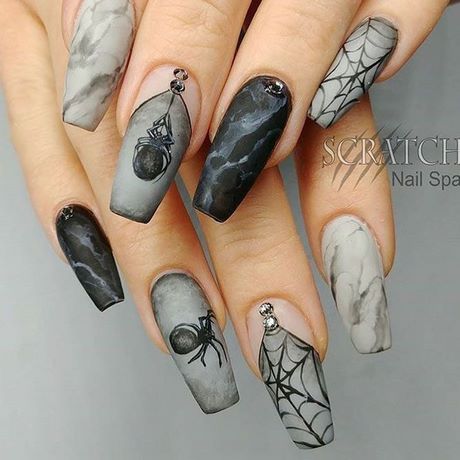 spooky-halloween-nail-designs-81_6 Modele de unghii Infricosatoare halloween