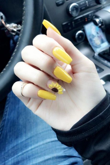 sunflower-design-on-nails-99_17 Floarea-soarelui pe unghii