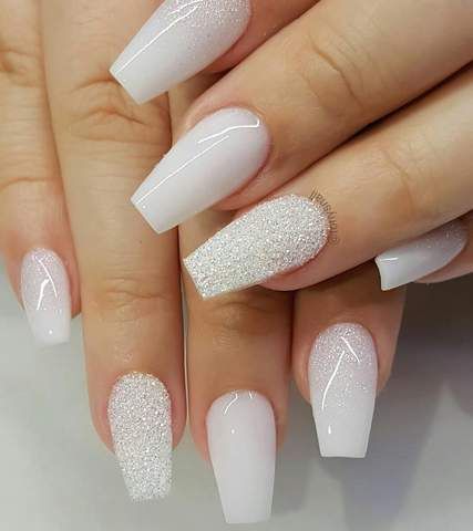 white-acrylic-nails-with-design-98_5 Unghii acrilice albe cu design
