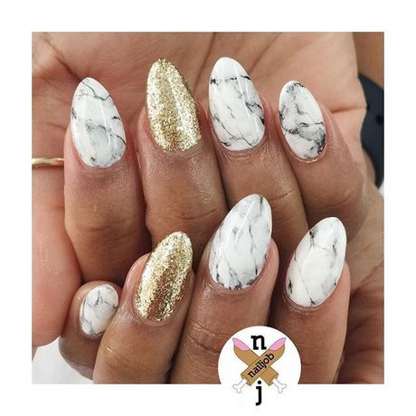 white-and-gold-marble-nails-28_10 Cuie de marmură albă și aurie
