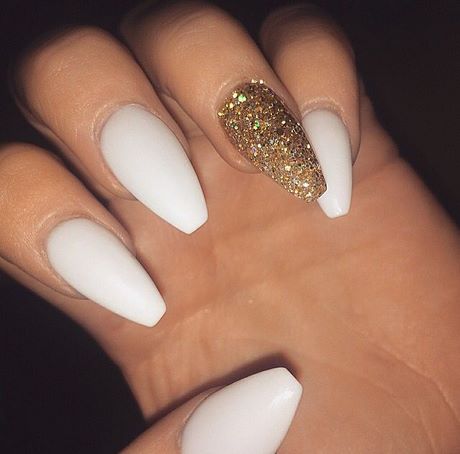 white-and-gold-nails-pinterest-67_20 Unghii albe și aurii pinterest