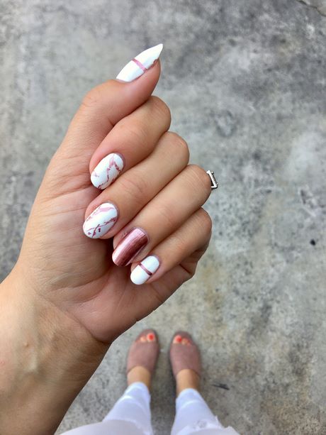 white-and-rose-gold-nail-designs-35_2 Modele de unghii de aur alb și trandafir