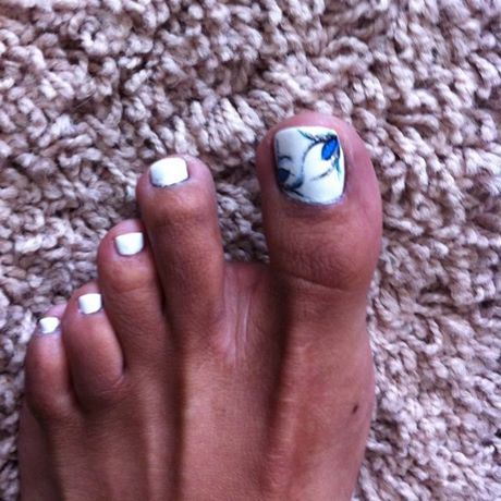 white-toes-with-design-36_17 Degetele albe cu design