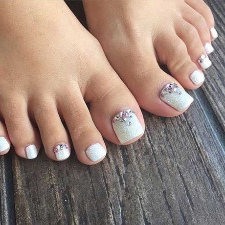 white-toes-with-design-36_6 Degetele albe cu design