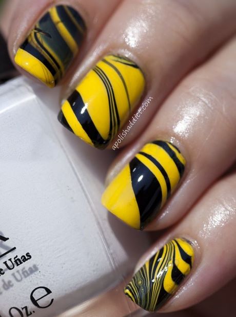 yellow-and-black-nail-designs-57_5 Modele de unghii galbene și negre