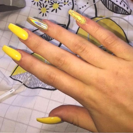 yellow-nail-art-designs-46_13 Modele de unghii galbene