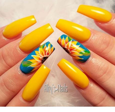 yellow-nail-art-designs-46_9 Modele de unghii galbene