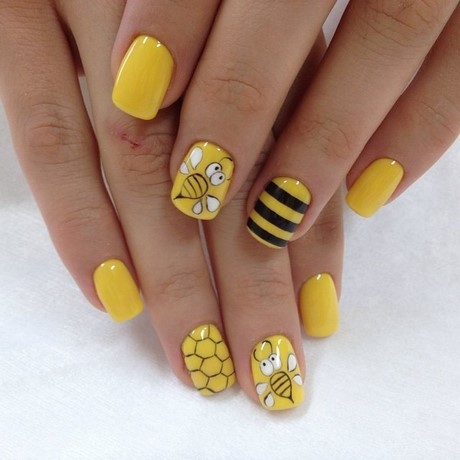 yellow-nail-art-ideas-25_17 Idei de unghii galbene