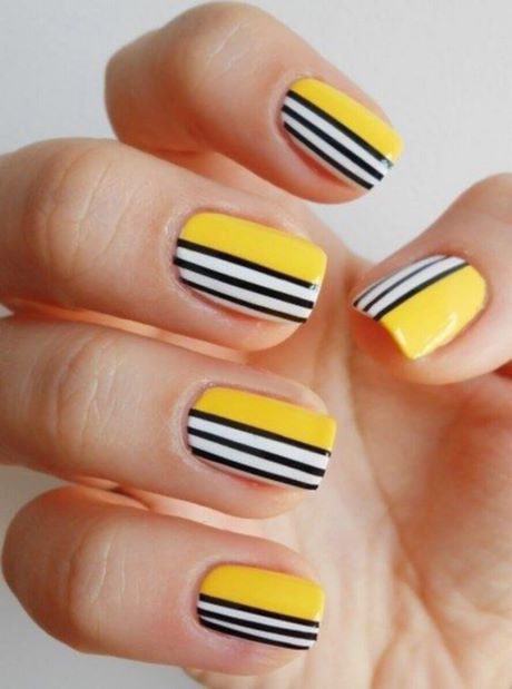yellow-nail-color-ideas-79_14 Idei de culoare galbenă a unghiilor