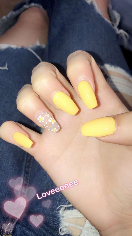 yellow-nail-design-ideas-40_11 Idei de design de unghii galbene