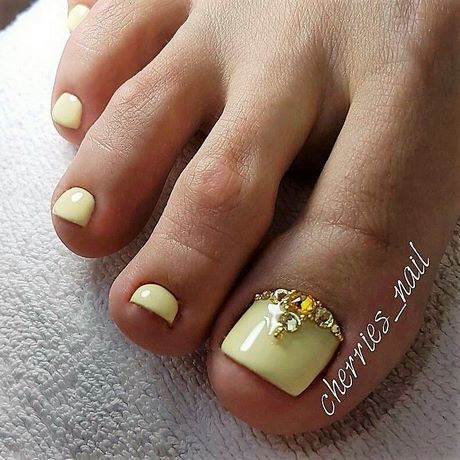 yellow-toe-nail-designs-86_9 Galben toe unghii modele