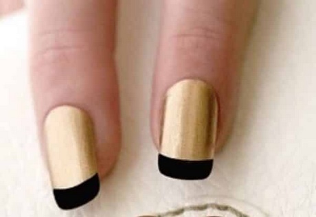 black-and-gold-french-nails-27_17 Unghii franceze negre și aurii