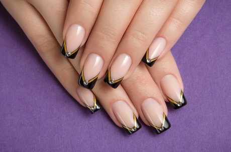 black-and-gold-french-nails-27_19 Unghii franceze negre și aurii