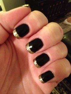 black-and-gold-french-nails-27_2 Unghii franceze negre și aurii