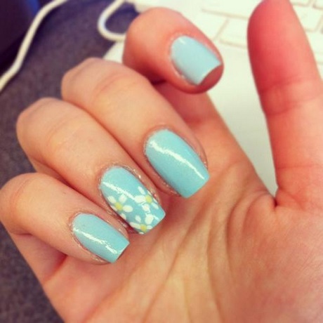 blue-flower-nails-03_18 Unghii de flori albastre