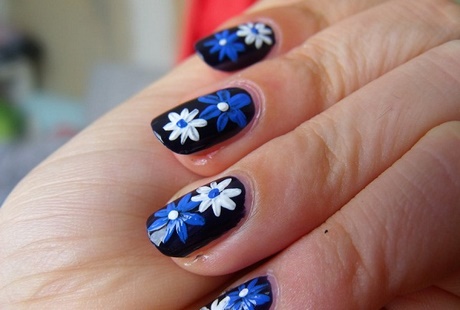 easy-flower-nail-art-designs-13_13 Modele ușoare de unghii de flori