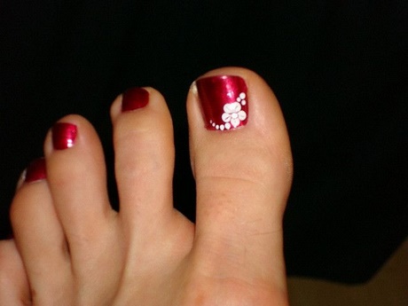 flower-design-on-toenails-03 Design de flori pe unghiile de la picioare